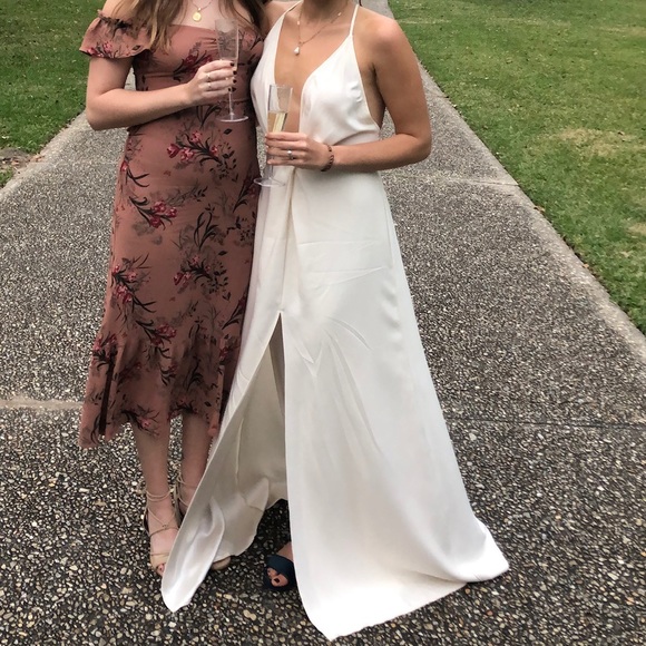 Reformation Dima wedding gown, size 4 - Picture 10 of 10